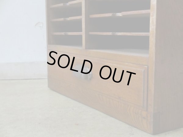 画像11: アンティーク 引出し付 木製書類棚 カルテケース