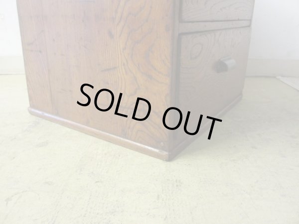 画像9: アンティーク 木目の美しい3杯引出し