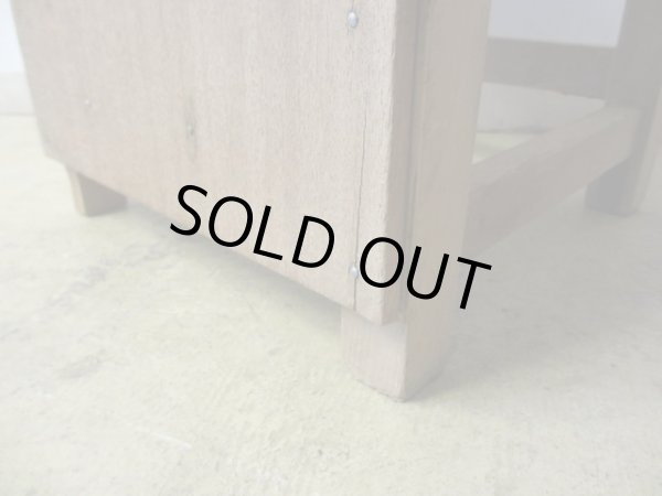 画像9: ヴィンテージ 枯れた木肌の図工椅子 スツール (2)