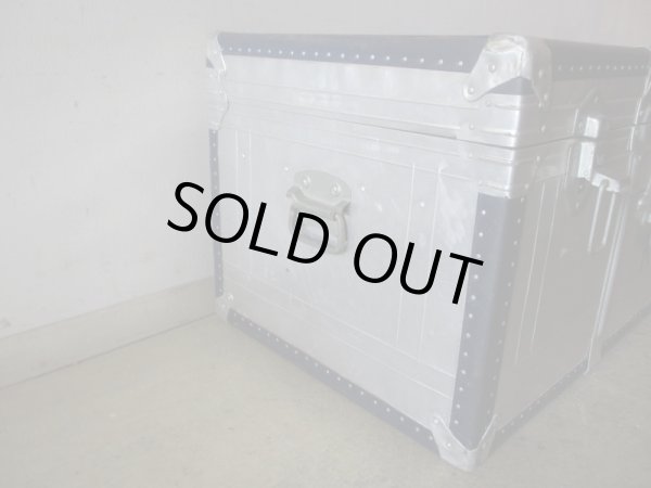 画像6: アンティーク 大型 アルミトランク (2)