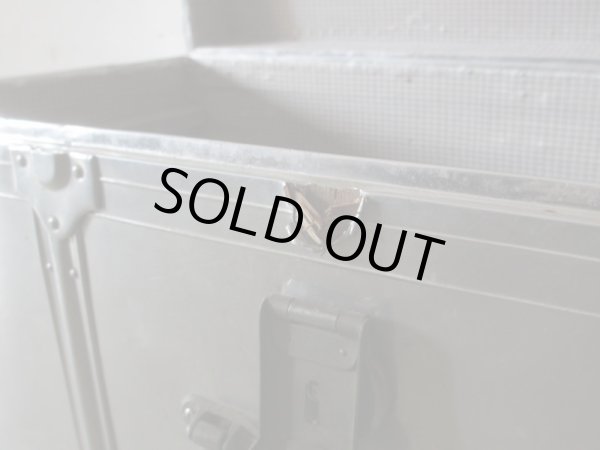 画像14: アンティーク 大型 アルミトランク (2)