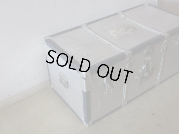 画像3: アンティーク 大型 アルミトランク (2)