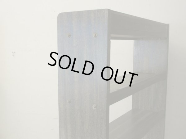 画像6: アンティーク シックな色味のラワン無垢材本棚 