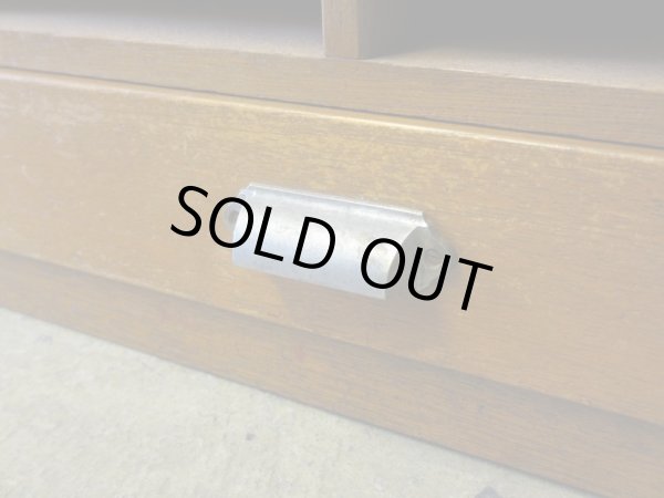 画像10: アンティーク 引出し付 木製書類棚 カルテケース