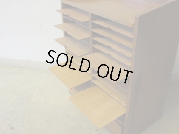 画像7: アンティーク 引出し付 木製書類棚 カルテケース