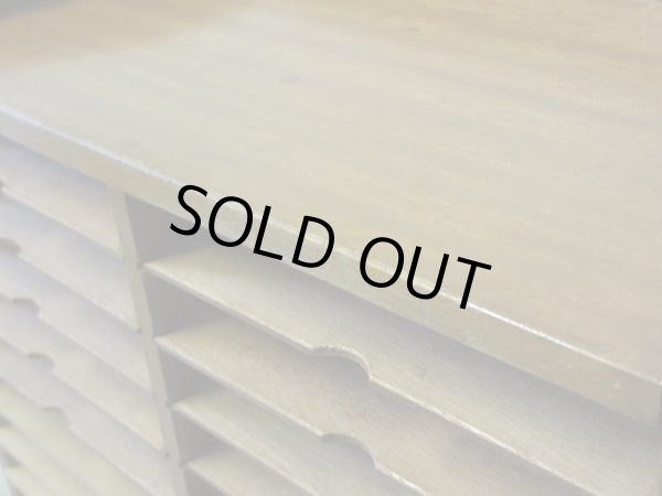 画像9: アンティーク 引出し付 木製書類棚 カルテケース