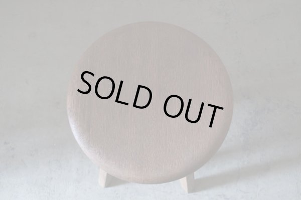 画像4: アンティーク 木味良い丸椅子 スツール (1)