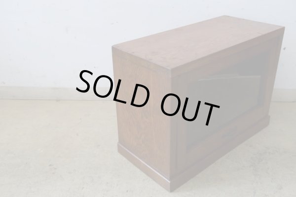 画像4: アンティーク ナラ材のスライド式ガラス戸ケース