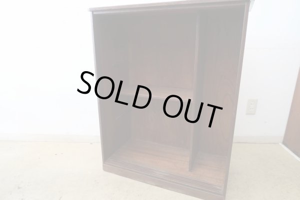 画像6: ヴィンテージ 深い木味のガラス戸棚