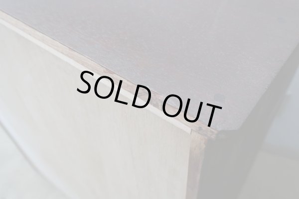 画像15: ヴィンテージ 深い木味のガラス戸棚