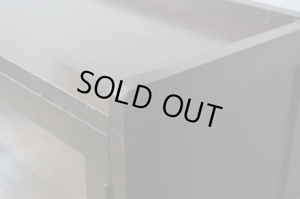 画像9: アンティーク 深い木味のガラス棚 本箱