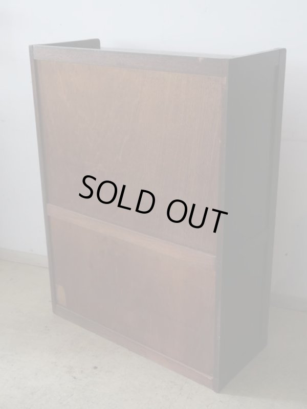 画像15: アンティーク 深い木味のガラス棚 本箱