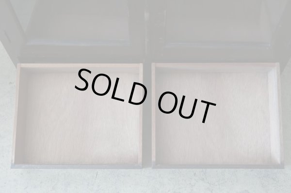 画像5: アンティーク 深い木味のガラス棚 本箱