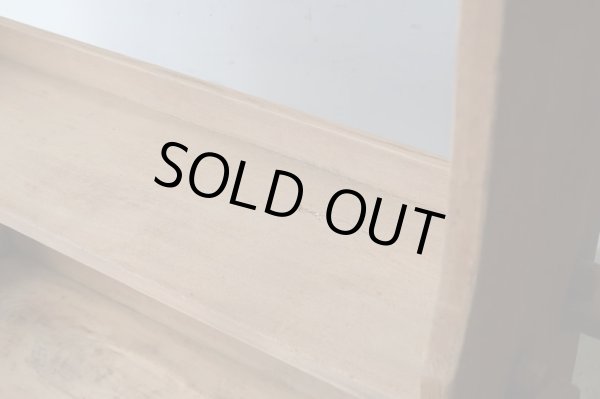 画像11: アンティーク 明るい木味の楔式本棚