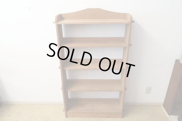 画像4: アンティーク 明るい木味の楔式本棚