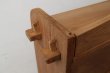 画像15: アンティーク 明るい木味の楔式本棚