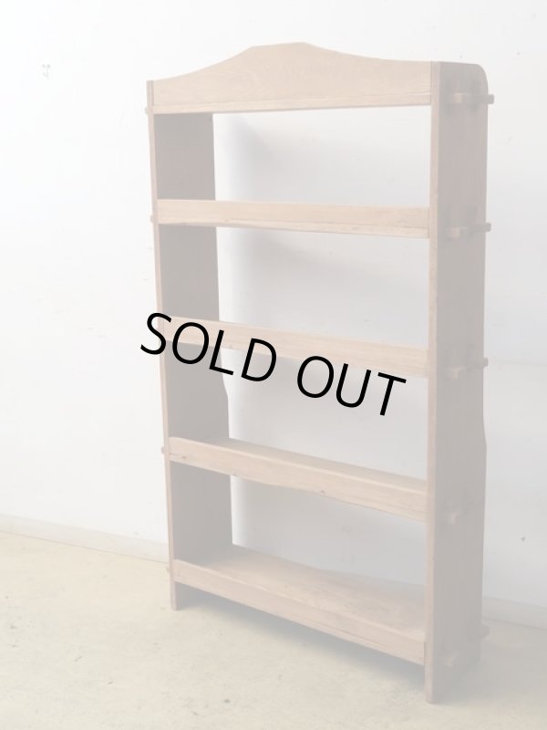 画像3: アンティーク 明るい木味の楔式本棚