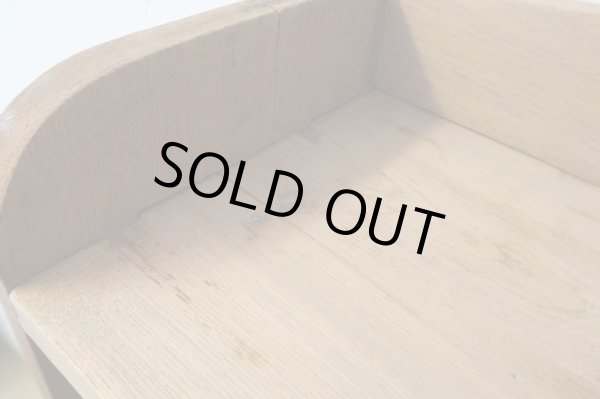 画像10: アンティーク 明るい木味の楔式本棚