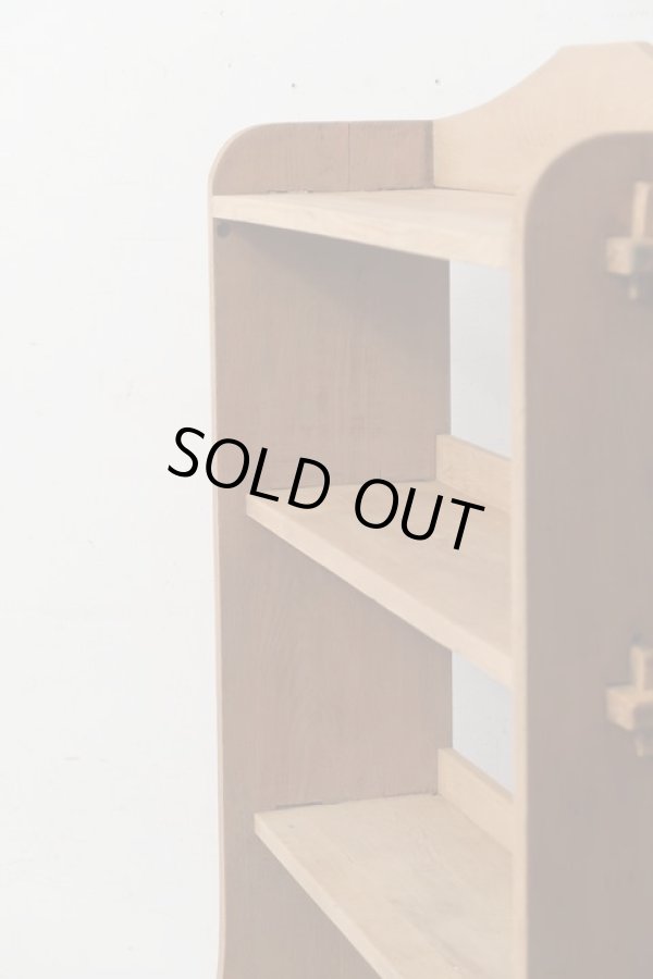 画像5: アンティーク 明るい木味の楔式本棚