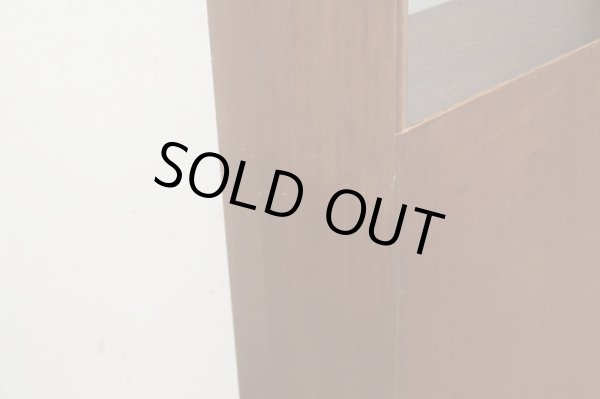 画像13: ヴィンテージ 深い木味 ラワン無垢材の収納棚 本棚