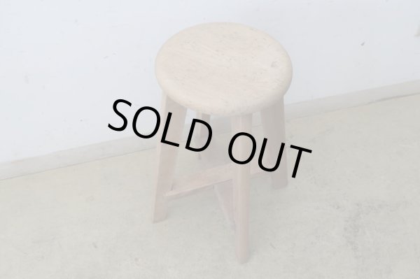 画像2: アンティーク 明るい木味の木製スツール 丸椅子