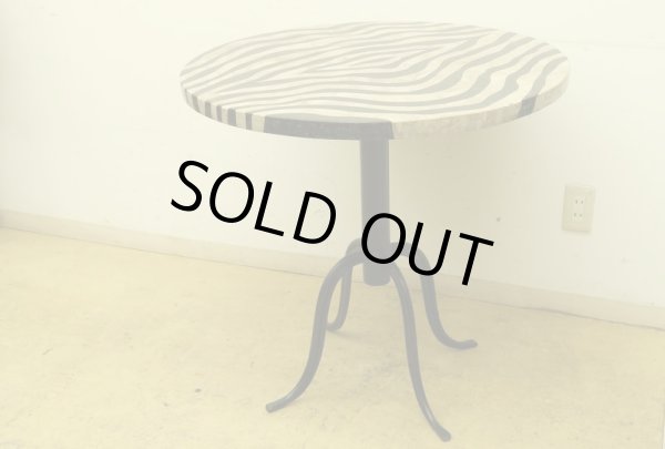 画像11: 古い ゼブラ柄のラウンドテーブル