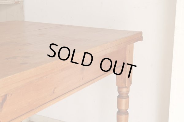 画像10: アンティーク パイン材の引き出し付きダイニングテーブル