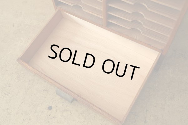 画像12: アンティーク 　木味良い 引き出し付きカルテケース 書類棚