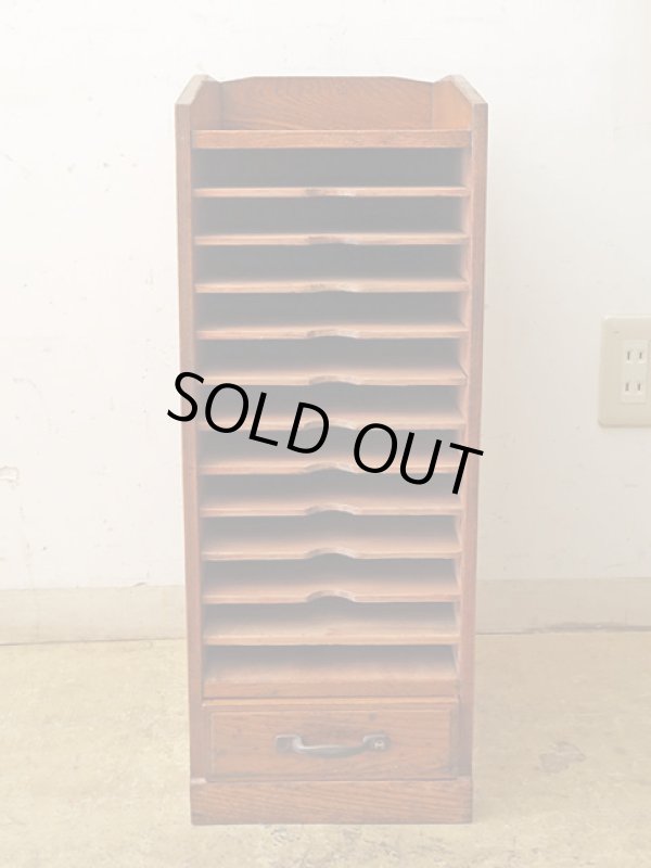 画像2: アンティーク 木味良い 引き出し付きカルテケース 書類棚 (3)