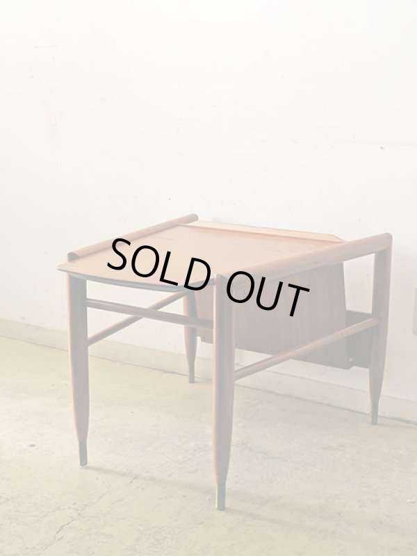 画像2: ヴィンテージ BrownSaltman社製 マガジンラック付きテーブル wedge table