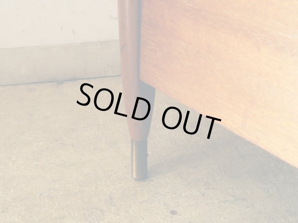 画像13: ヴィンテージ BrownSaltman社製 マガジンラック付きテーブル wedge table