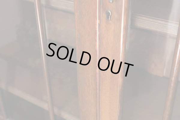 画像15: アンティーク 　桜材のガラス本箱 キャビネット