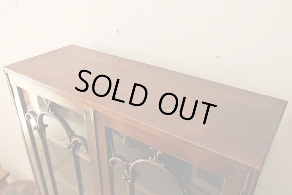 画像11: アンティーク 　桜材のガラス本箱 キャビネット