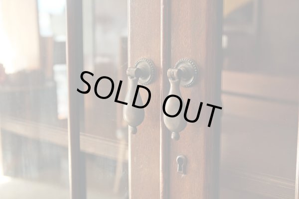 画像10: アンティーク 　桜材のガラス本箱 キャビネット