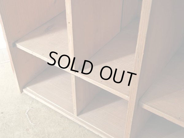 画像10: アンティーク 　乾いた木肌のマス棚