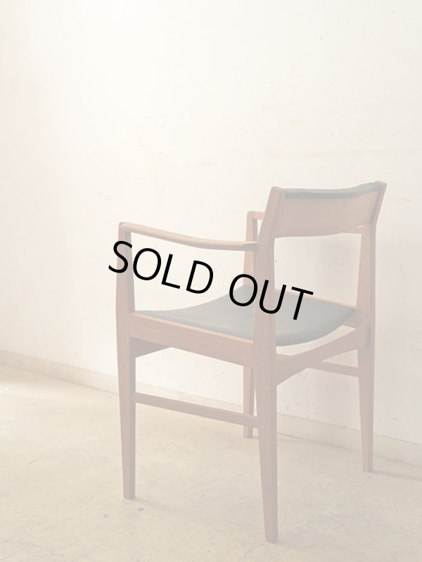 画像3: ヴィンテージ チーク材のアームチェア 北欧デザイン