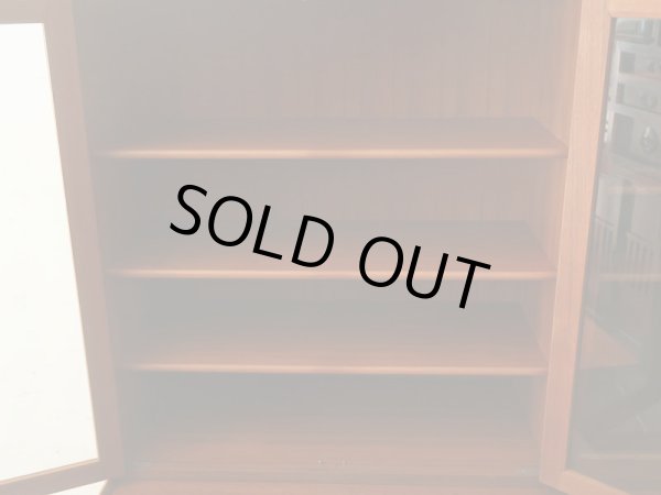 画像10: ヴィンテージ チーク材 キャビネット 　食器棚 北欧デザイン