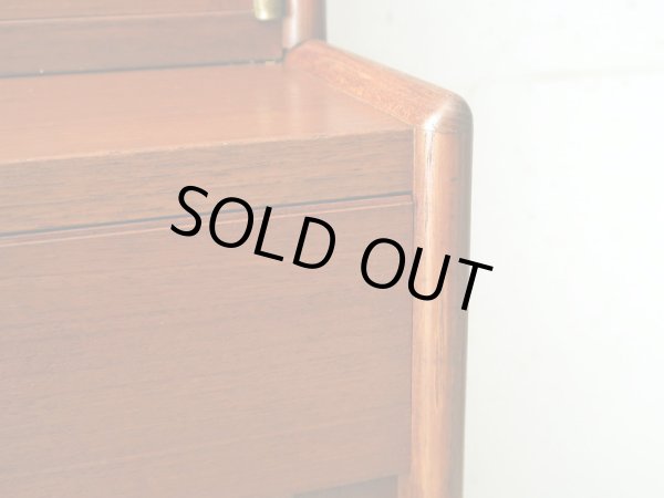 画像8: ヴィンテージ チーク材 キャビネット 　食器棚 北欧デザイン