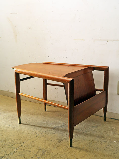 ヴィンテージ BrownSaltman社製 マガジンラック付きテーブル wedge table